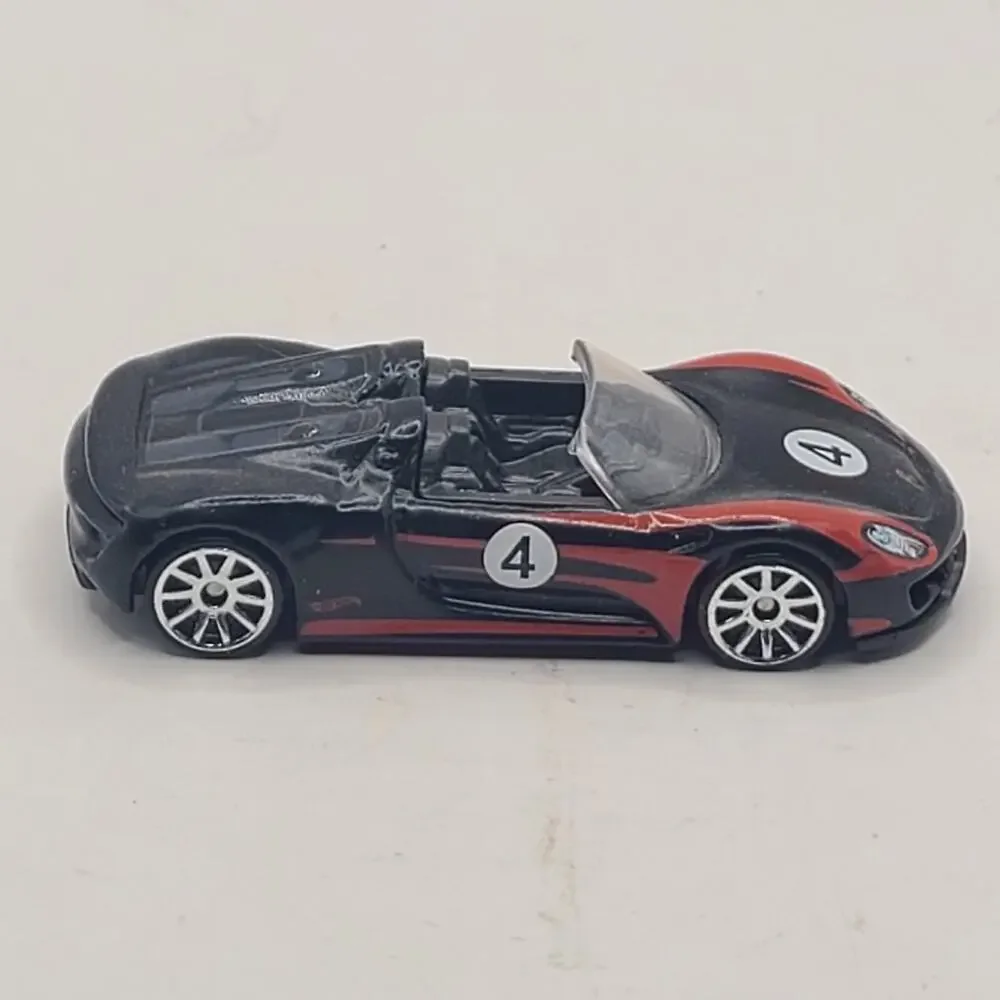 2018 HOT WHEELS PORSCHE 918 SPYDER #4 BLACK 1:64 DIECAST 2 3/4
